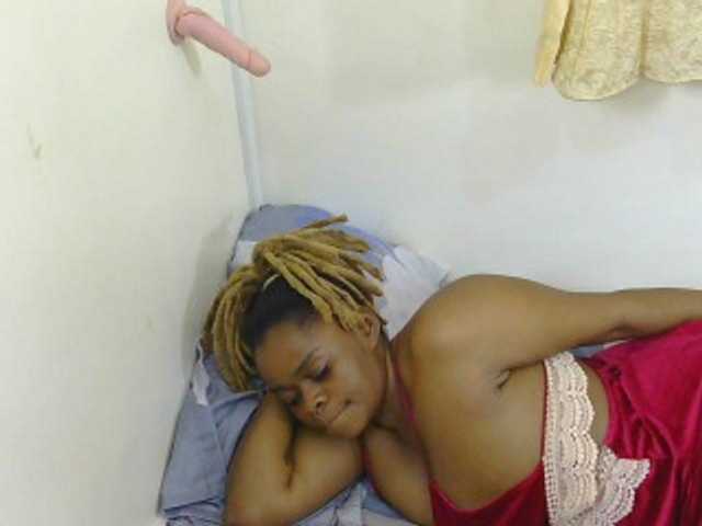 Prettylisah — live female cam