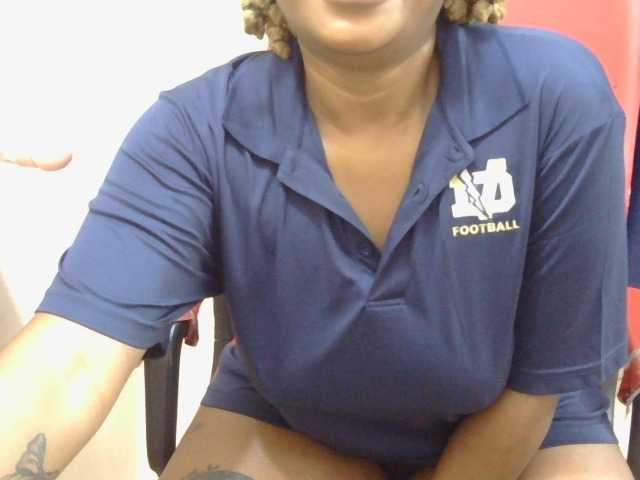 Prettylisah live cam on BongaCams