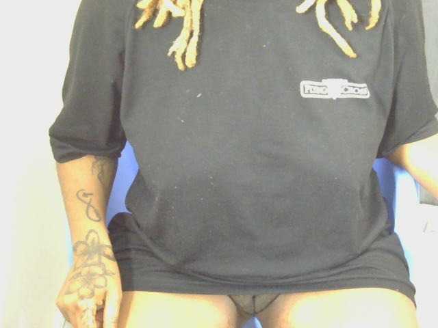 Prettylisah live cam on BongaCams
