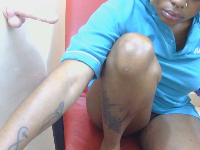 Prettylisah live cam on BongaCams