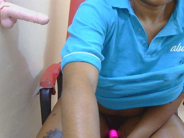 Prettylisah live cam on BongaCams