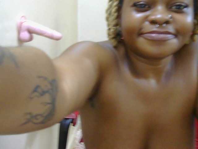 Prettylisah live cam on BongaCams