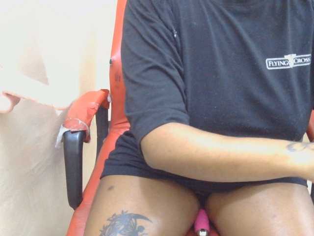 Prettylisah live cam on BongaCams