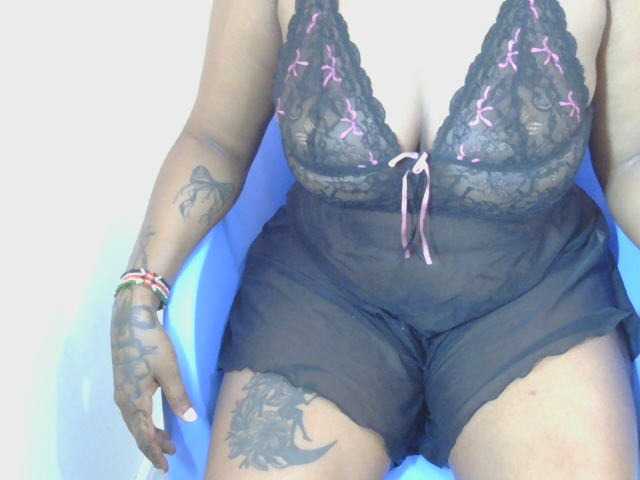 Prettylisah live cam on BongaCams