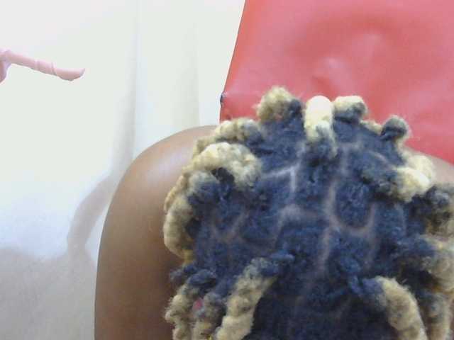 Prettylisah live cam on BongaCams