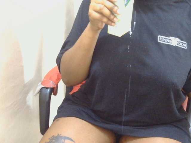 Prettylisah live cam on BongaCams