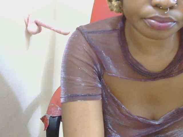 Prettylisah Live Webcam on BongaCams