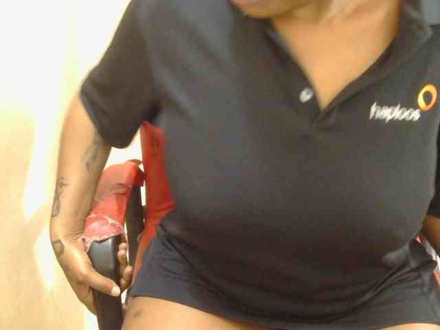 Prettylisah Live Webcam on BongaCams