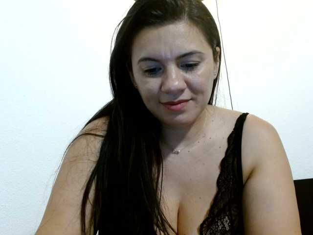 Almaalmy, en vivo ahora en BongaCams