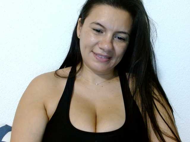 Almaalmy, en vivo ahora en BongaCams