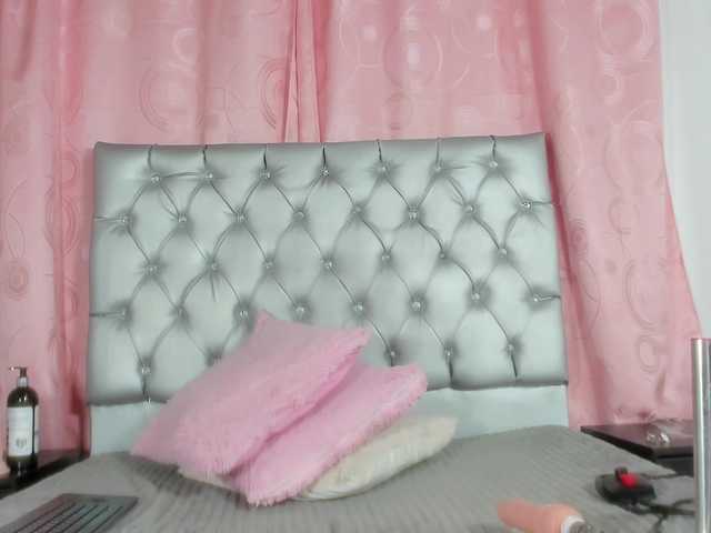 nikadiamon live cam on BongaCams