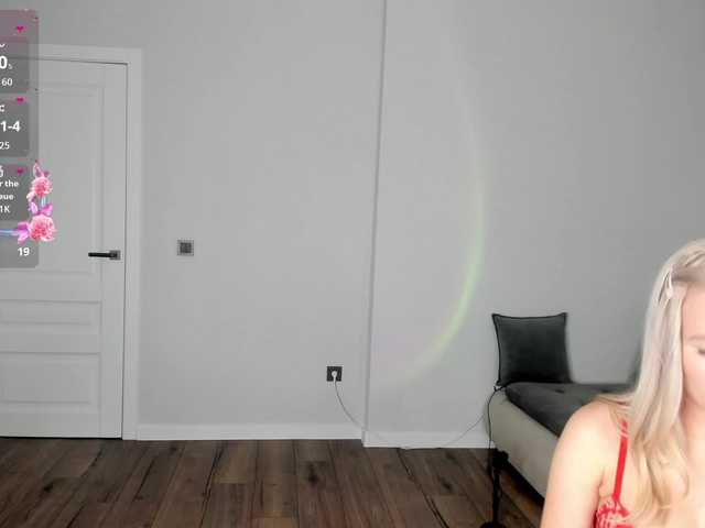 Rosyjune live cam on BongaCams