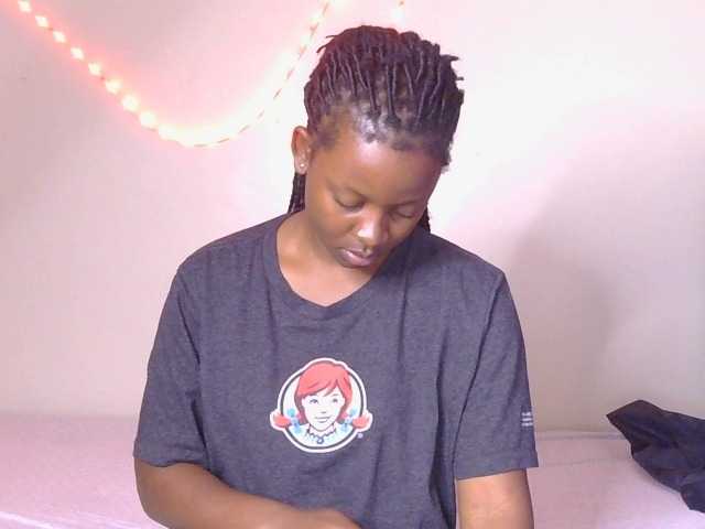 CocoTease33 live cam on BongaCams