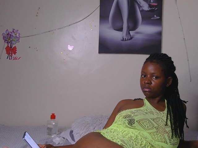 CocoTease33 live cam on BongaCams
