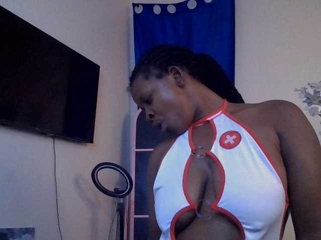 CocoTease33 live cam on BongaCams
