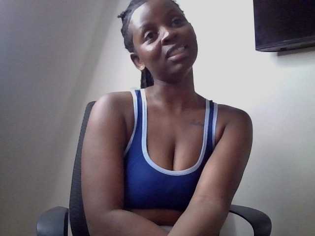CocoTease33 live cam on BongaCams