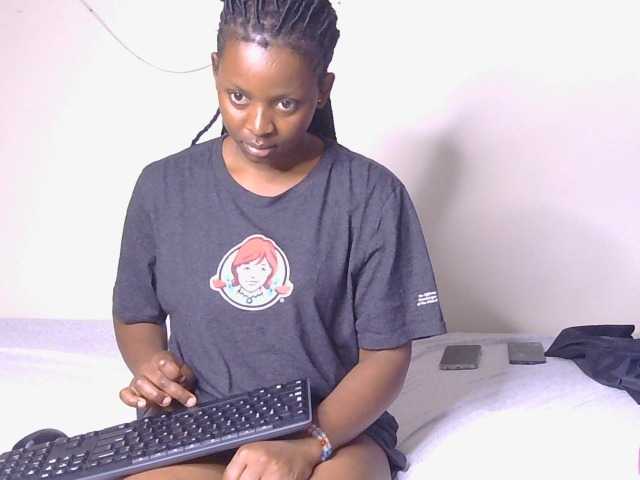 CocoTease33 live cam on BongaCams