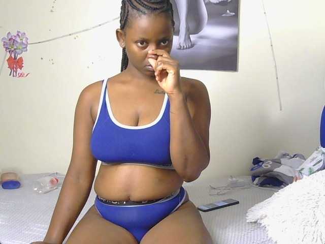 CocoTease33 live cam on BongaCams