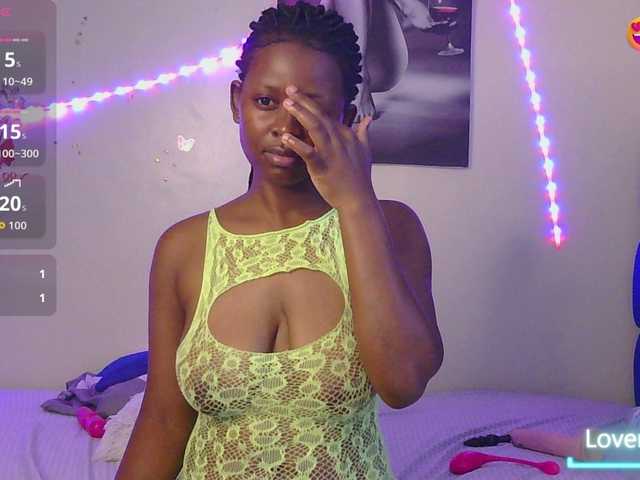 CocoTease33 live cam on BongaCams