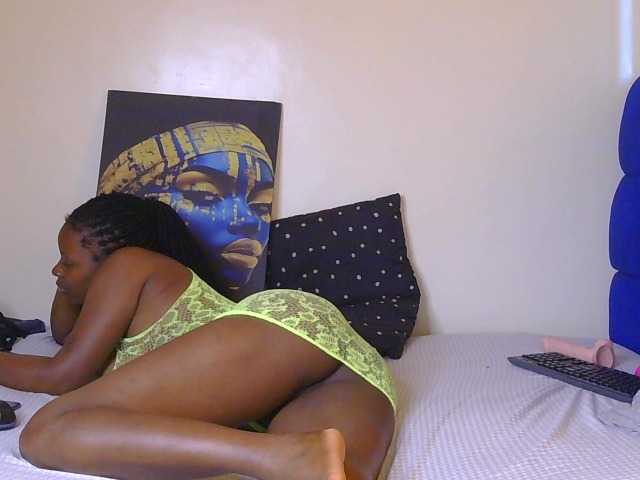 CocoTease33 live cam on BongaCams