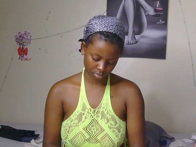 CocoTease33 live cam on BongaCams