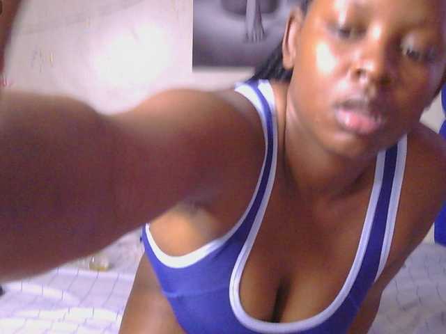 CocoTease33 live cam on BongaCams