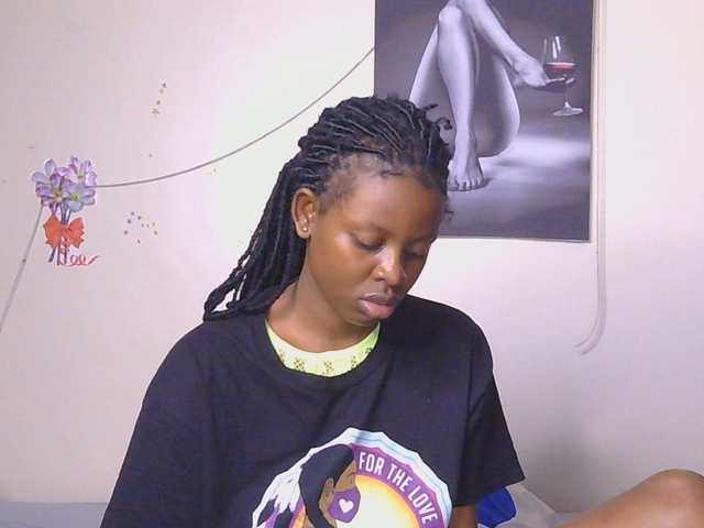 CocoTease33 live cam on BongaCams