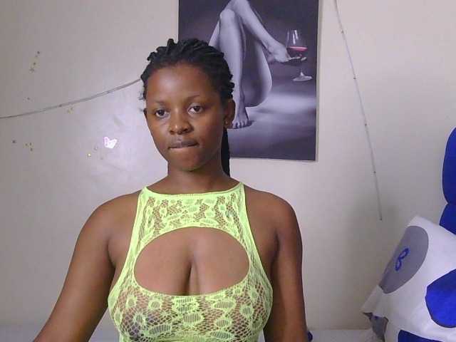 CocoTease33 live cam on BongaCams
