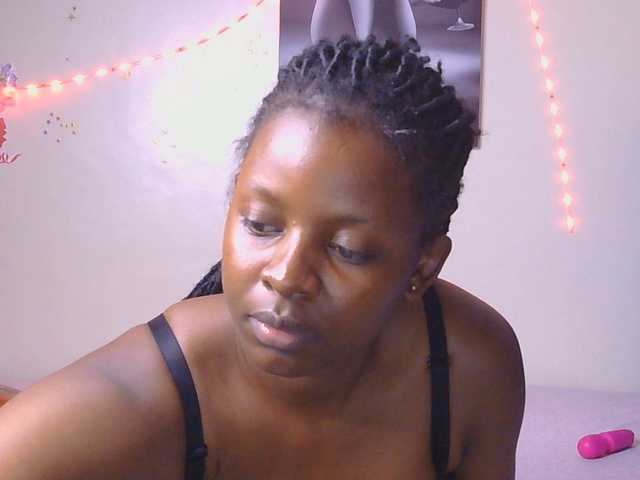 CocoTease33 live cam on BongaCams