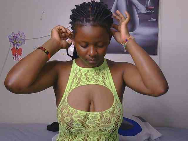 CocoTease33 webcam