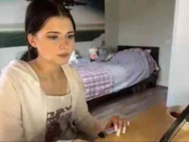 MaiaMassingill webcam