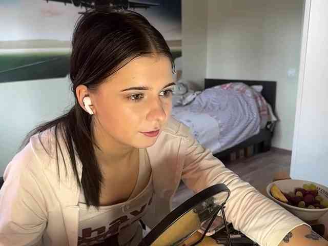 MaiaMassingill webcam