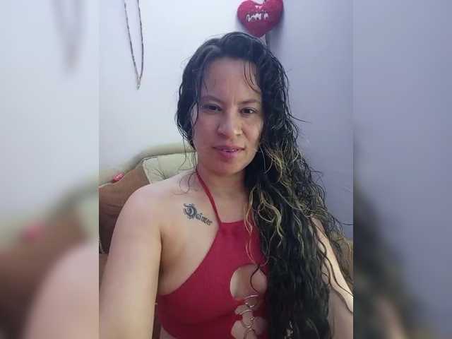 Rhaelya live cam preview