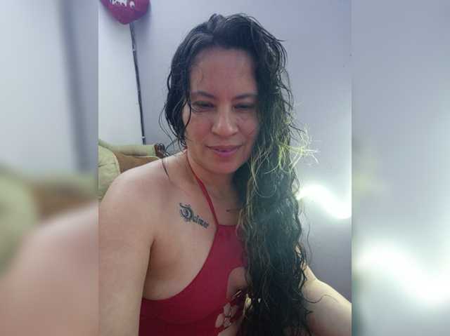 Rhaelya live cam on BongaCams