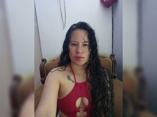 Rhaelya live cam preview