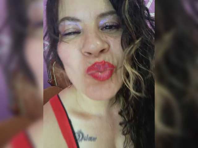 Rhaelya live cam on BongaCams