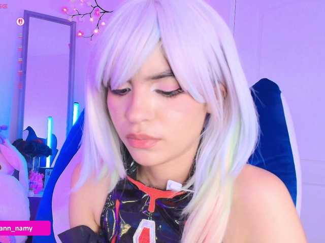 Swannamy — live female cam