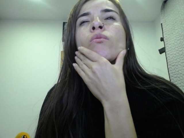 HELSEY live cam on BongaCams