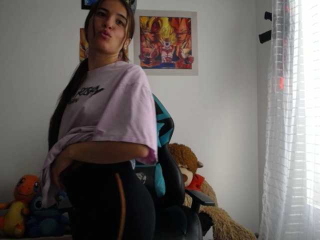 HELSEY live cam on BongaCams