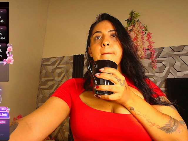 LIZVELVET live cam on BongaCams