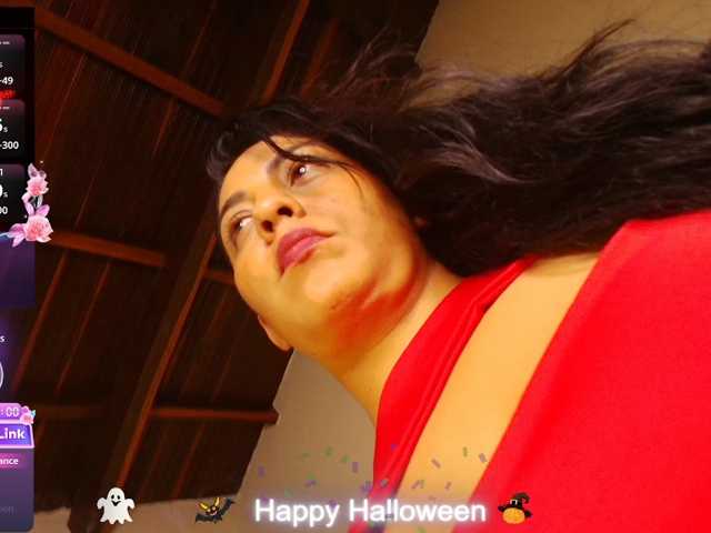 LIZVELVET live cam on BongaCams
