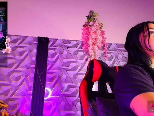 LIZVELVET live cam on BongaCams