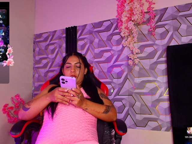 LIZVELVET live cam on BongaCams