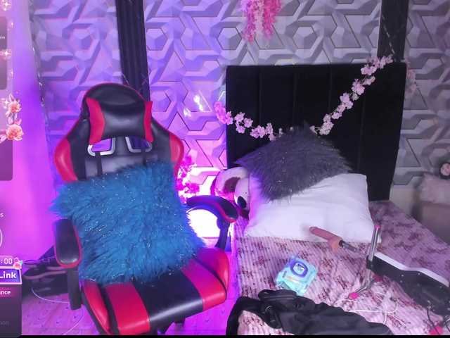 LIZVELVET webcam