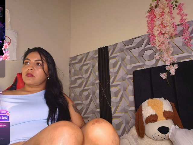LIZVELVET, en directo ahora en BongaCams
