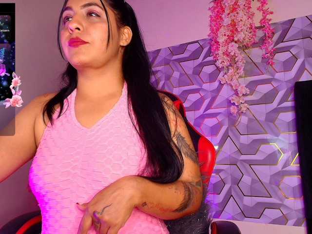 LIZVELVET live cam on BongaCams