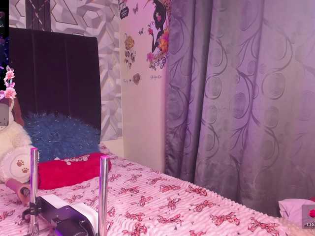 LIZVELVET live cam preview