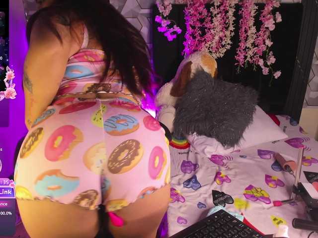 LIZVELVET live cam on BongaCams