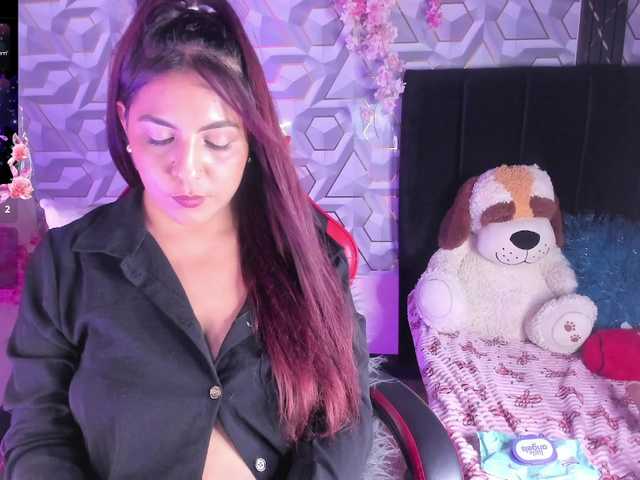 LIZVELVET live cam on BongaCams