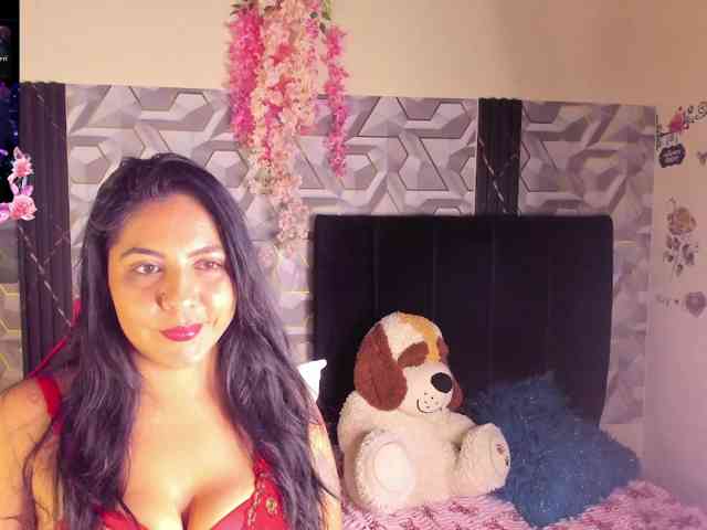 LIZVELVET webcam